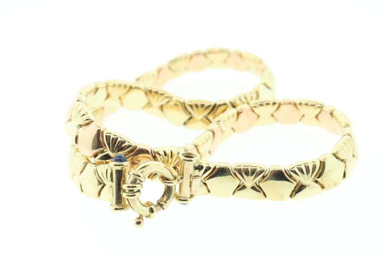 Illustrious Handmade Italian 14k Gold Necklace with Sapphires