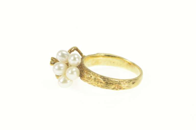 14K Yellow Gold Retro Pearl Diamond Floral Accent Cluster Leaf Ring