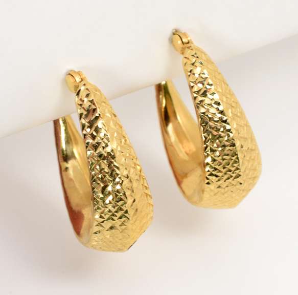 Versatile 14K Yellow Gold Earrings