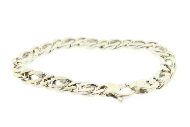 Classy 18k White Gold Curb Chain Bracelet.