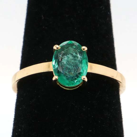 Lovely Emerald Solitaire 14kt Ring