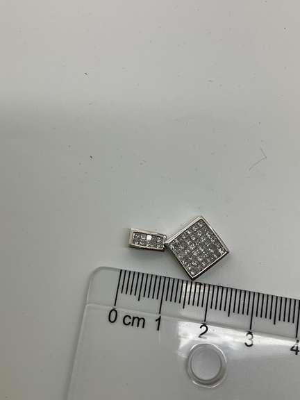 BRAND NEW 18K WHITE GOLD AND DIAMOND PENDANT