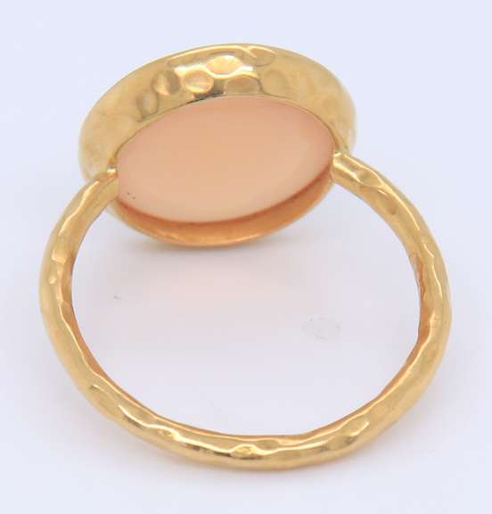 Chic 18kt Peach Chalcedony Circle Ring