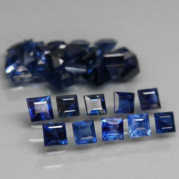 Exquisite 3.17ct 30 piece Sapphire set