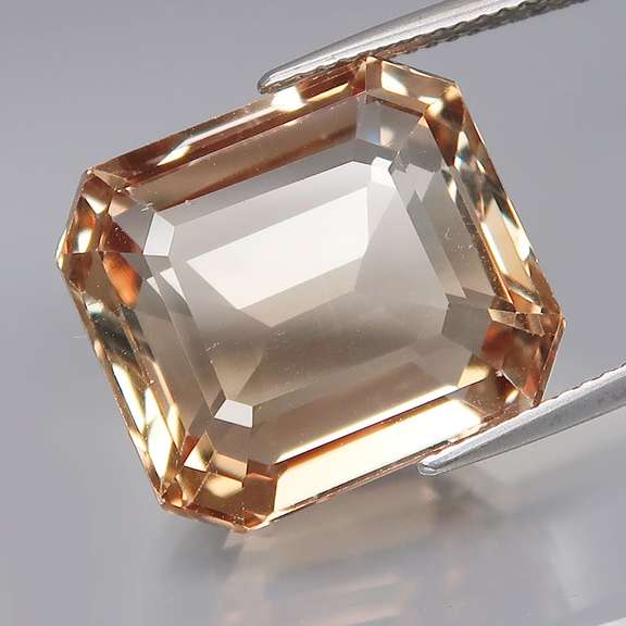 Premium 27.17ct brilliant golden amber Imperial Topaz