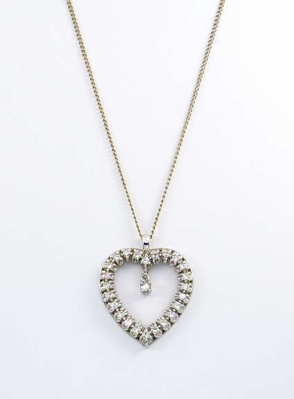 Pretty WG Diamond Heart on Neklace