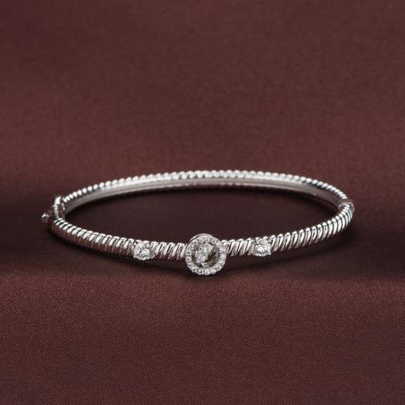 Solid rope style Center stone Dancing Bangle