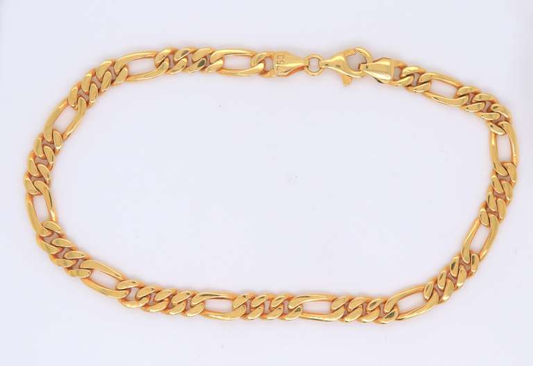 Attractive 18kt Yellow Gold Figaro Bracelet