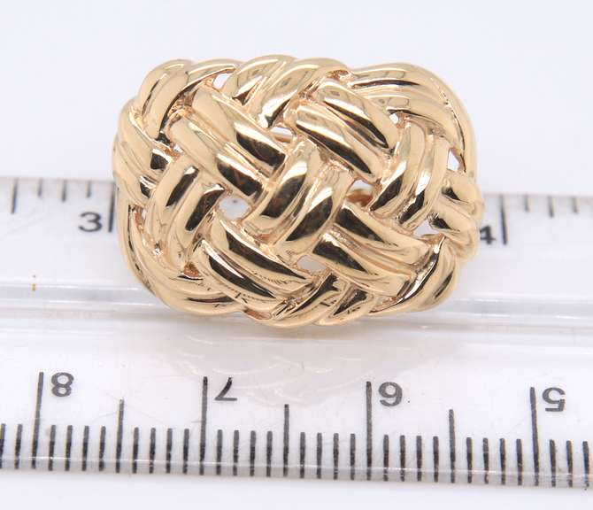 Wonderful Yellow gold Earrings