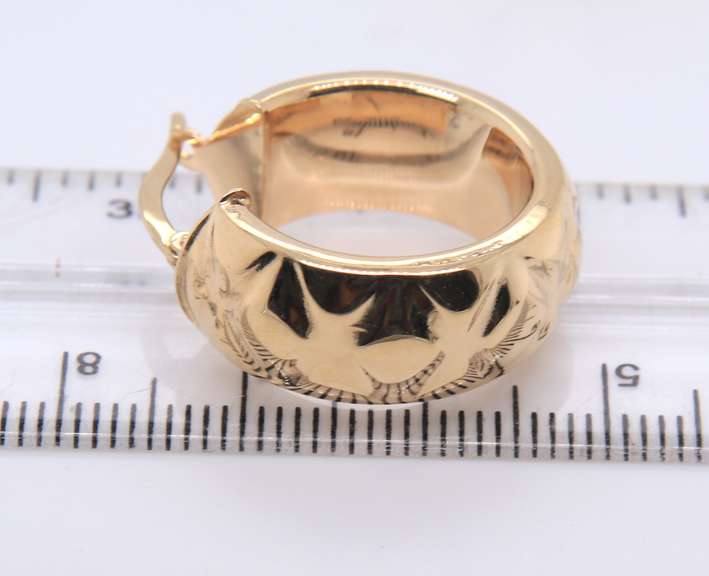 Fantastic Yellow Gold Hoop Earrings