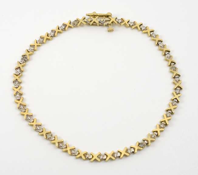 Sweet Little XOXO Style Bracelet