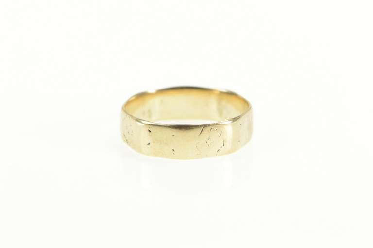 10K Yellow Gold Victorian Worn Squared 5.1mm Etched Band Ring