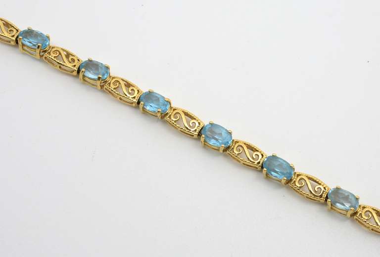 Fashionable 14k Blue Topaz Ring