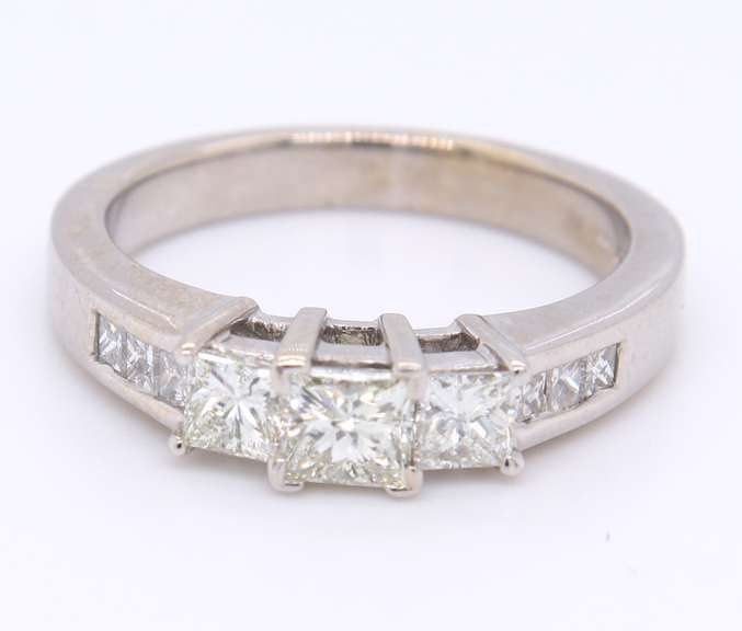 Dazzling White Gold Princess 3 Stone Diamond Ring