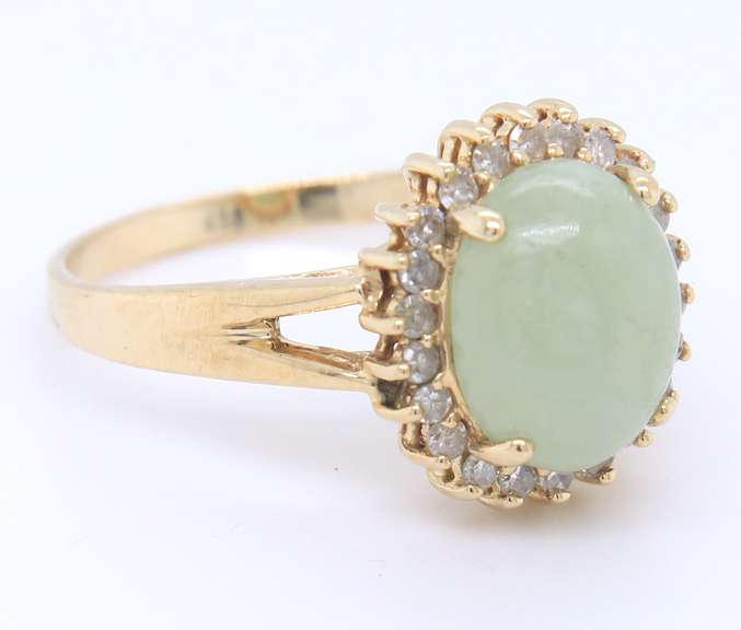 Great Yellow Gold Green Jade and Diamond Halo Ring