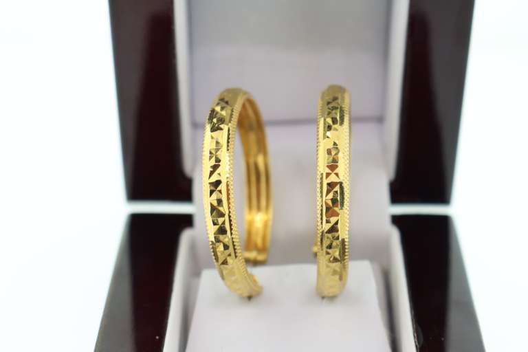 LADIES 21K  GOLD LOOP EARRINGS