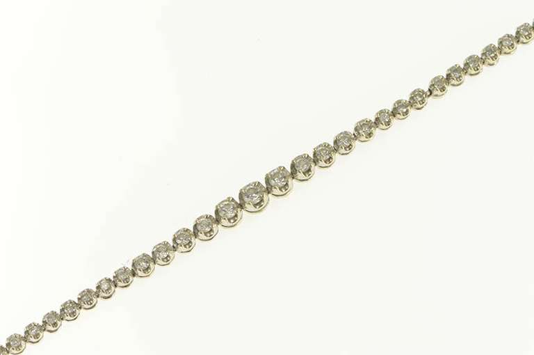 18K White Gold 1.00 Ctw Graduated Diamond Classic Tennis Bracelet