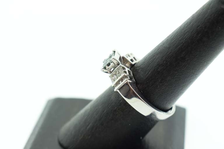 LADIES 14K WHITE GOLD AND DIAMOND RING