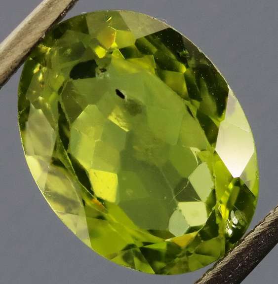 Gorgeous 2.37ct Burma green Peridot