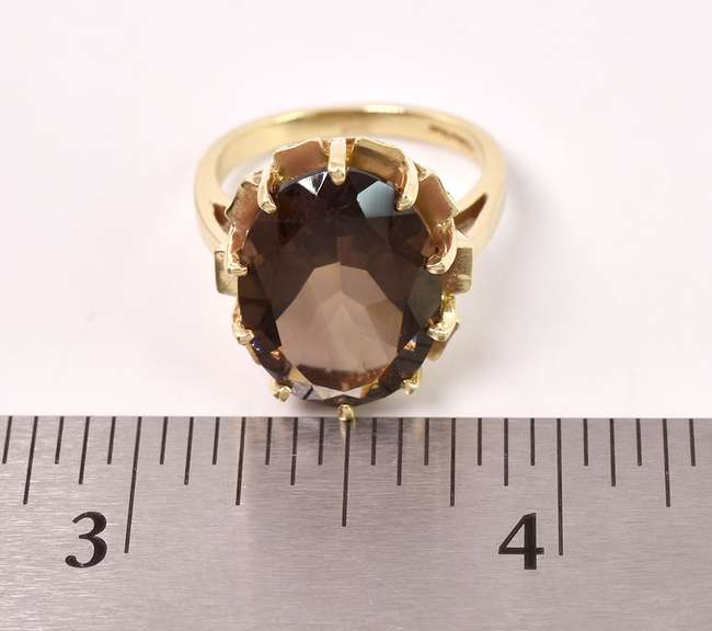 Brilliant Oval Cut Smokey Quartz Ring in Yellow Gold