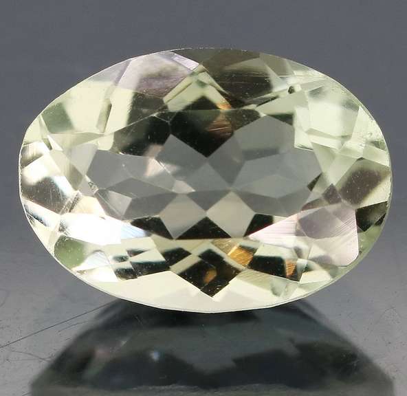 Superb 5.46ct platinum green Amethyst