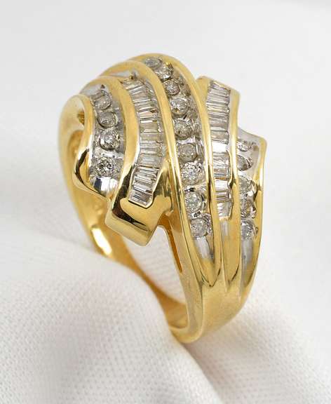 Sparkling Channels of Diamonds Ring