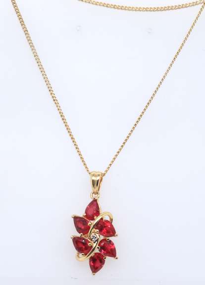 925 Sterling Silver Cubic Zirconia Pendant on Chain
