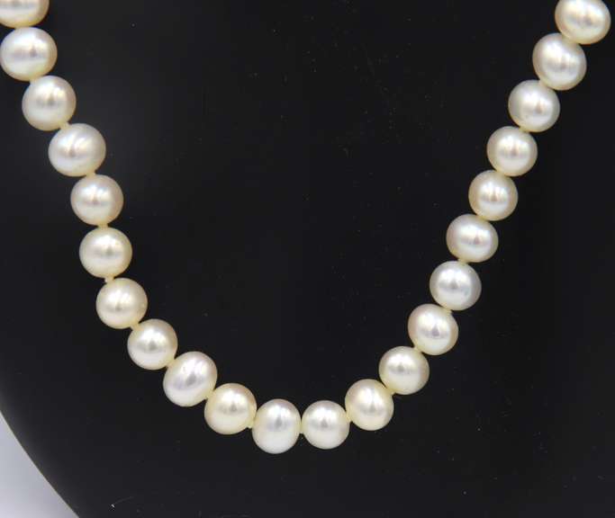 Fresh Water Pearl Necklace