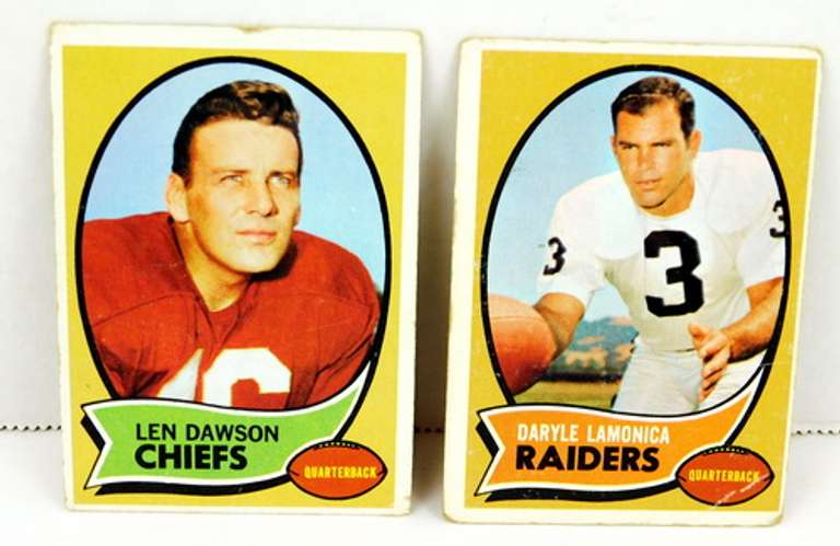 2 Topps 1970 QB Greats Football Cards