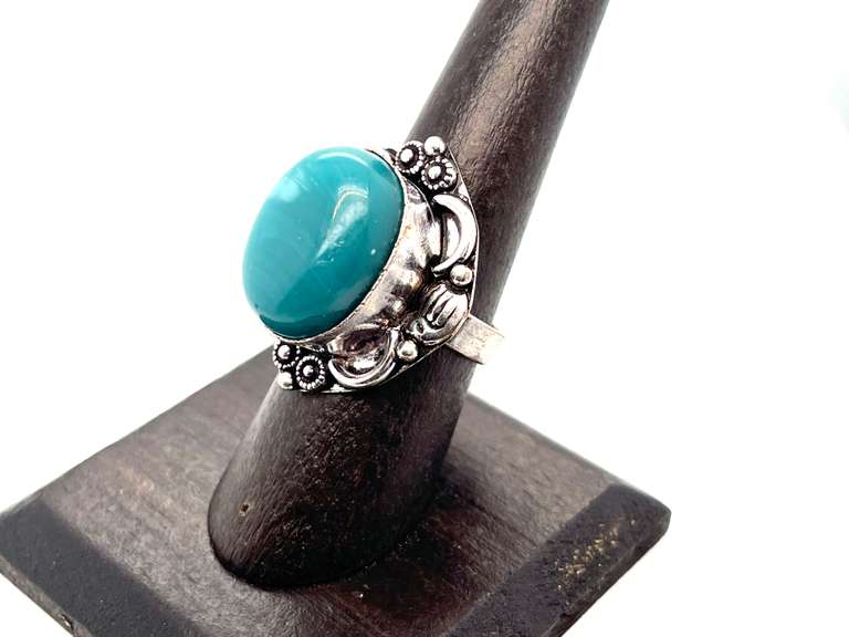 Precious Green Oval Onyx in Tibet Silver Floral Energy Ring Design