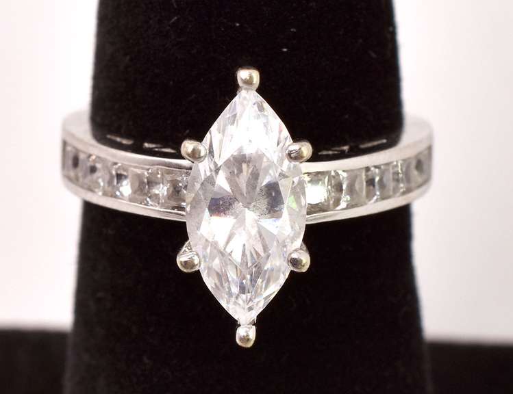 Sparkling CZ Ring in 14K White Gold