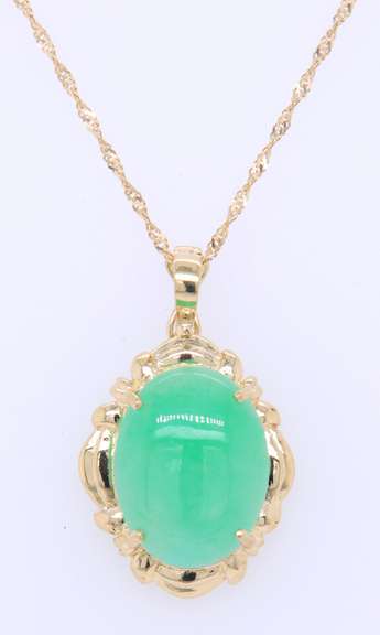Fantastic Yellow Gold Green Jade Pendant on Chain
