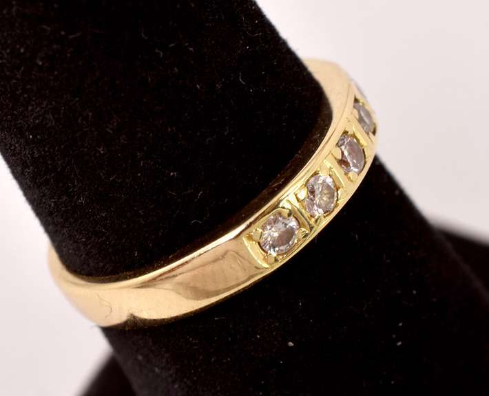 Fantastic Diamond Band Ring in 18K Yellow Gold