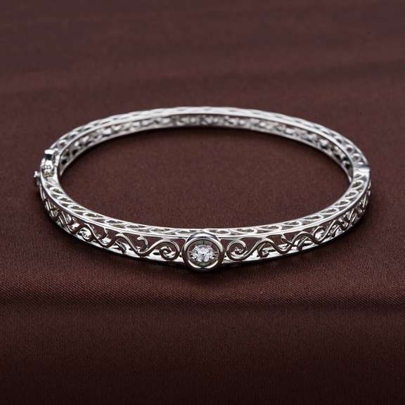 Women's Beautiful Solid Sterling Silver Vintage Dancing stone Bangle