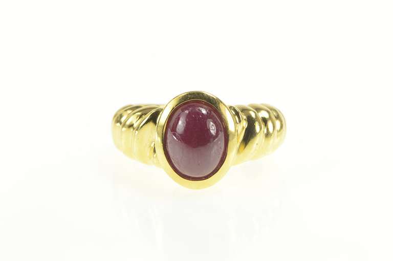 18K Yellow Gold 4.10 Ct Natural Ruby Cabochon Scalloped Ring