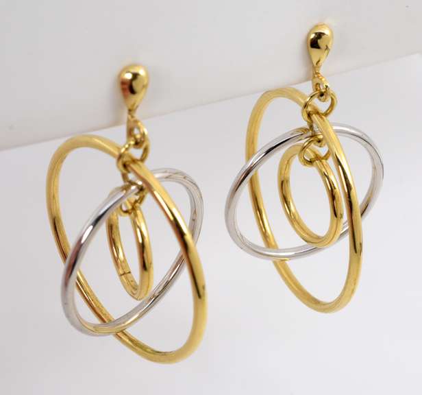 Stylish 14k Interlocking Circles Dangle Earrings