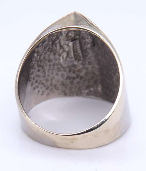 Beautiful White Gold Pyramid Ring