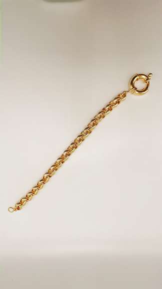 Beautiful 18kt Gold Plated Greek Key Design Bracelet