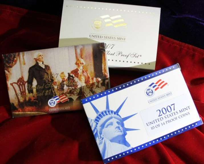 3 2007 14-coin US Proof Sets in original Mint-issued boxes