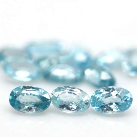 Brilliant 7.83ct sky blue Zircon set