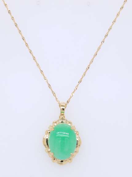 Fantastic Yellow Gold Green Jade Pendant on Chain
