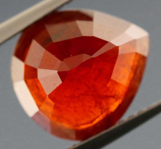 Stunning top red orange 6.80ct Hessonite Garnet