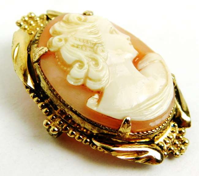 Vintage Gold-Filled Cameo Pin/Pendant