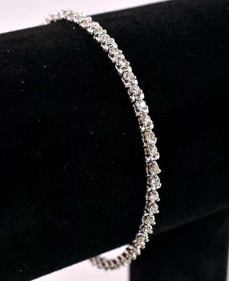 Precious 2.0 Carat Diamond Tennis Bracelet in 14K White Gold