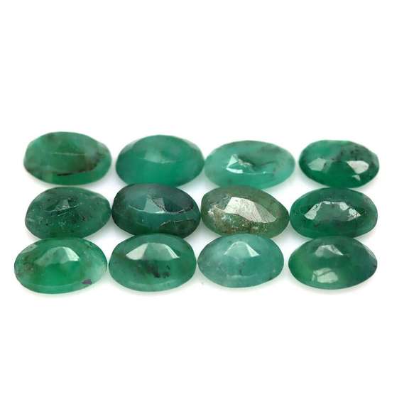 Rich emerald green 7.22ct 12pc emerald set