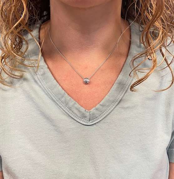 18k White Gold Bezel Set Diamond Pendant Necklace