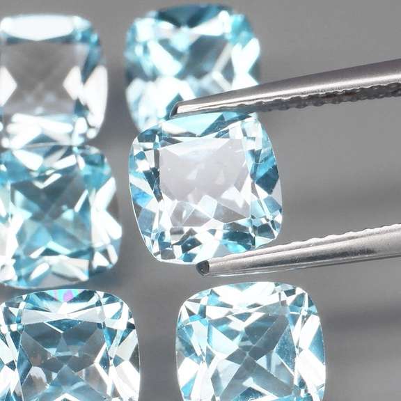 Glittering 6 piece 11.05ct full fire sky blue Topaz set