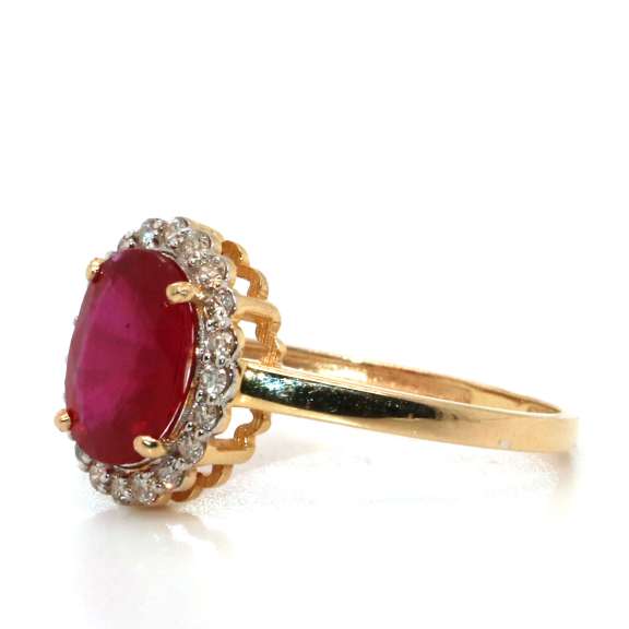 Grand Ruby and Diamond 14kt Ring