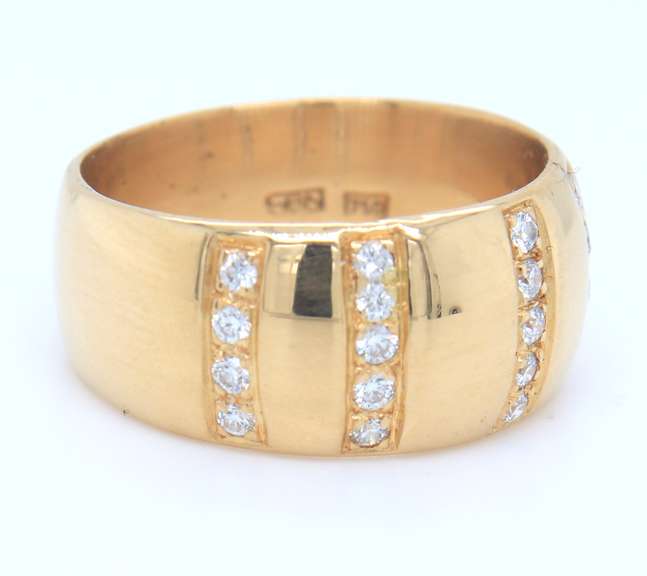 Modern and Sleek 18kt Yellow Gold 4 Row Diamond Striped Wide Band