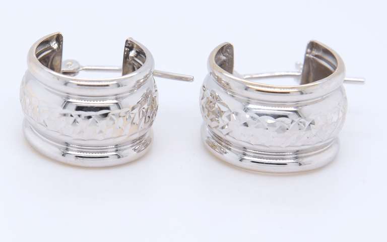 Amazing White Gold Huggies
